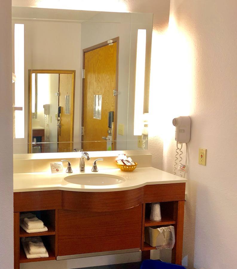Cobblestone Inn & Suites - Platteville Dış mekan fotoğraf
