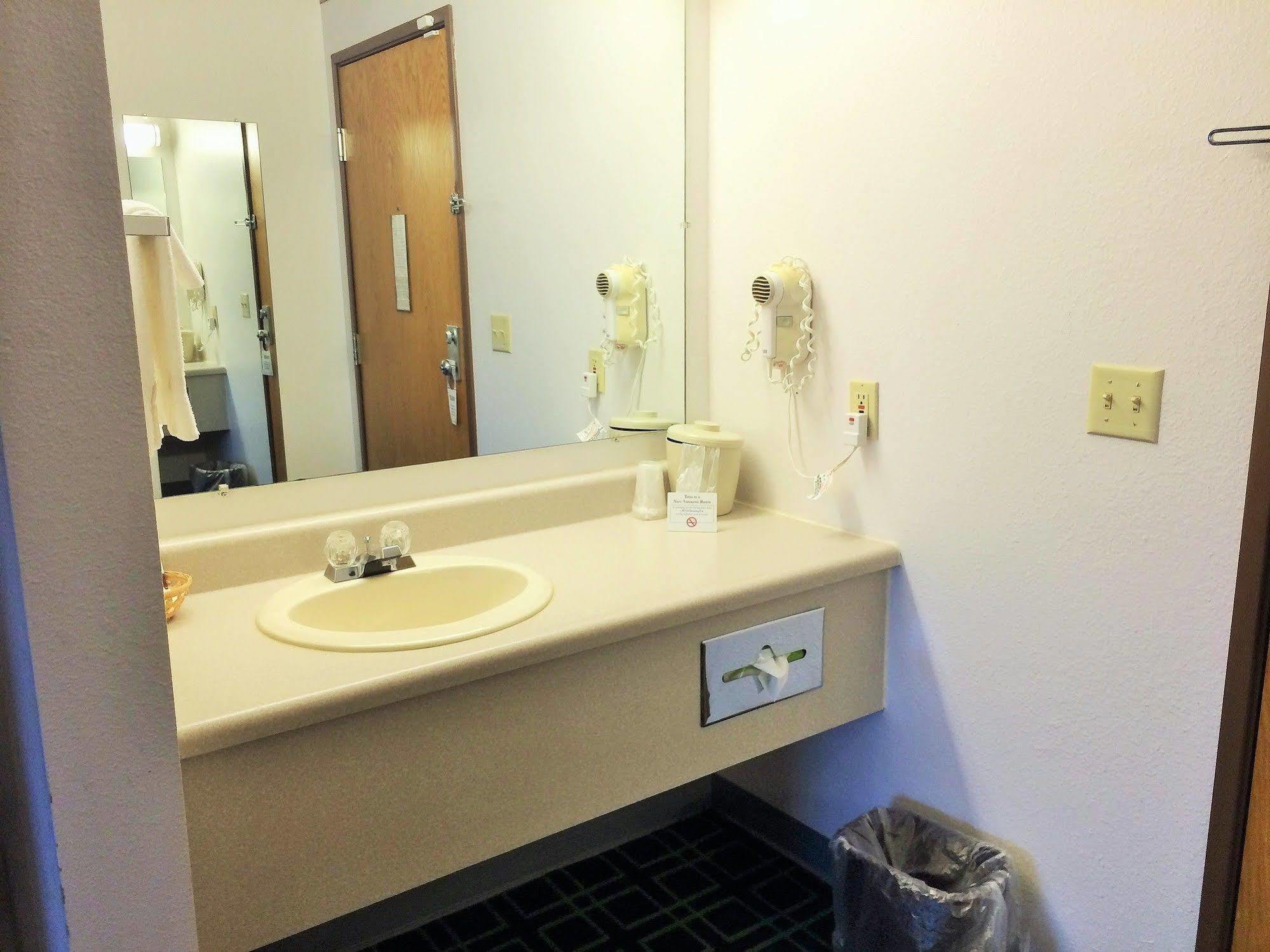 Cobblestone Inn & Suites - Platteville Dış mekan fotoğraf