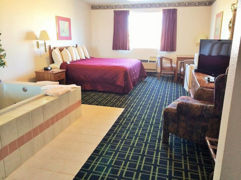 Cobblestone Inn & Suites - Platteville Dış mekan fotoğraf