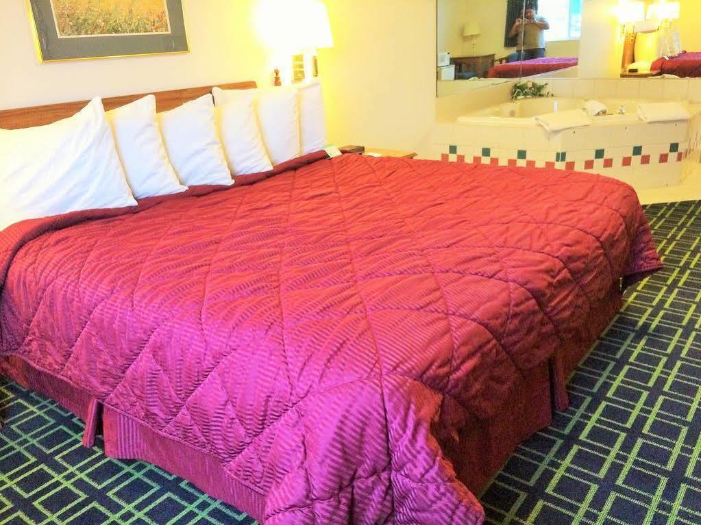 Cobblestone Inn & Suites - Platteville Dış mekan fotoğraf