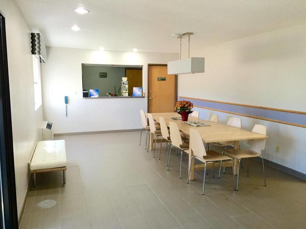 Cobblestone Inn & Suites - Platteville Dış mekan fotoğraf